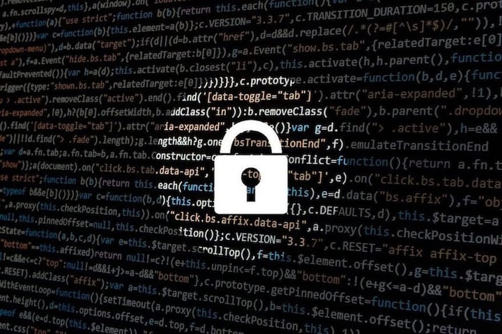 hacker-1944688_1280-1024x682